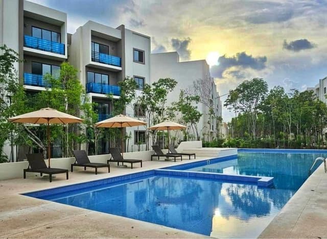 Venta de departamentos en Cancun sobre Av. Huyacan excelente ubicación y precio competitivo.