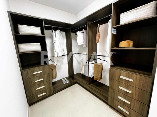 Venta de casa en nueva privada en Zakia.