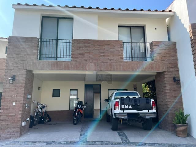 Casa en venta de 4 habitaciones en Cumbres del Lago, Juriquilla, Qro