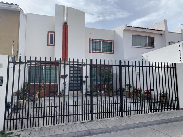 Casa en venta en Querétaro. Fraccionamiento Milenio III.