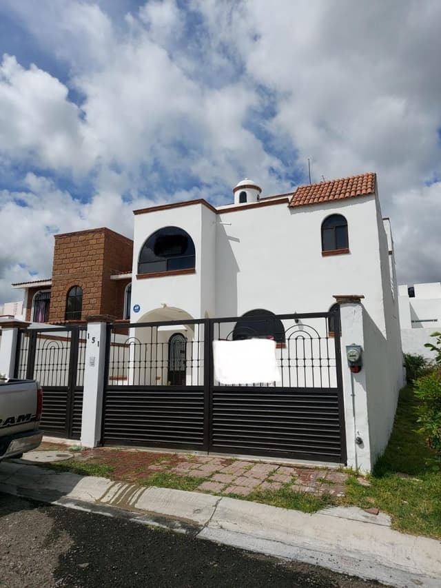 CASA EN VENTA EN REAL DE JURIQUILLA