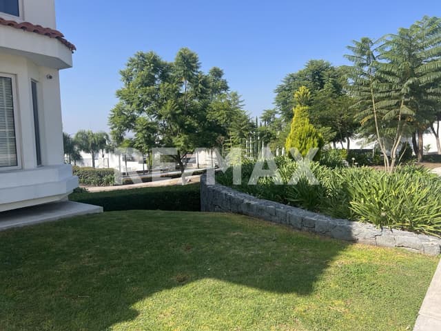 Residencia estilo Californiano de lujo en Lomas de Juriquilla