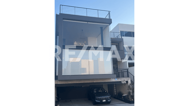 CASA EN VENTA EN CUMBRES DEL LAGO