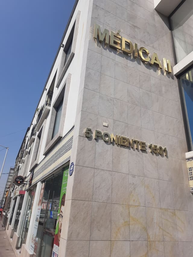 Consultorio Médico en Plaza Médica II, atrás de Av Juárez en Puebla