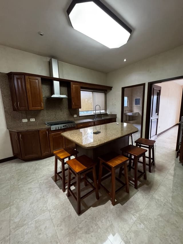 Renta Casa Privanzas