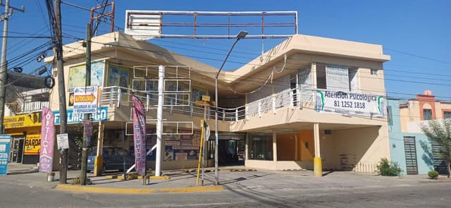 PLAZA COMERCIAL EN VENTA